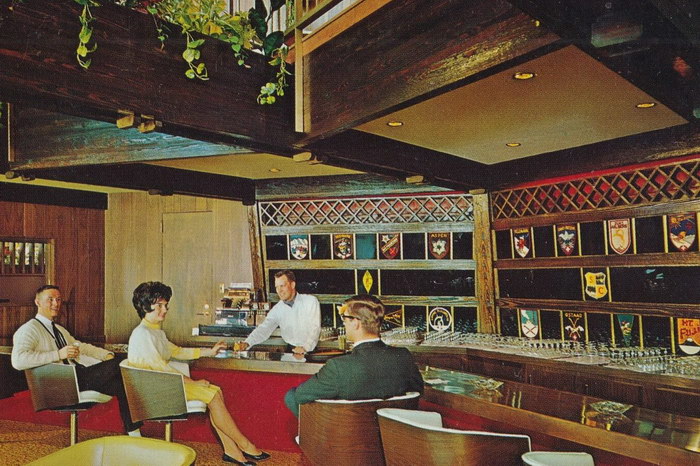 Bellaire 1950S-60S Cocktails Anyone Great Interior View At Shanty Creek (newer photo)
